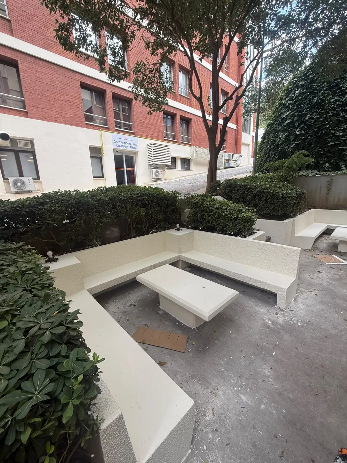 Ekonomi Üniversitesi Tadi̇lat İşleri̇