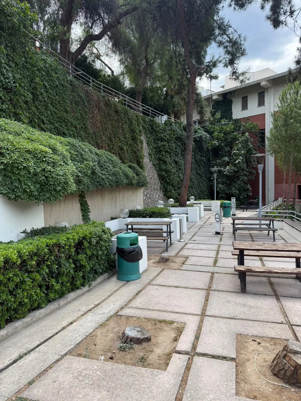 Ekonomi Üniversitesi Tadi̇lat İşleri̇