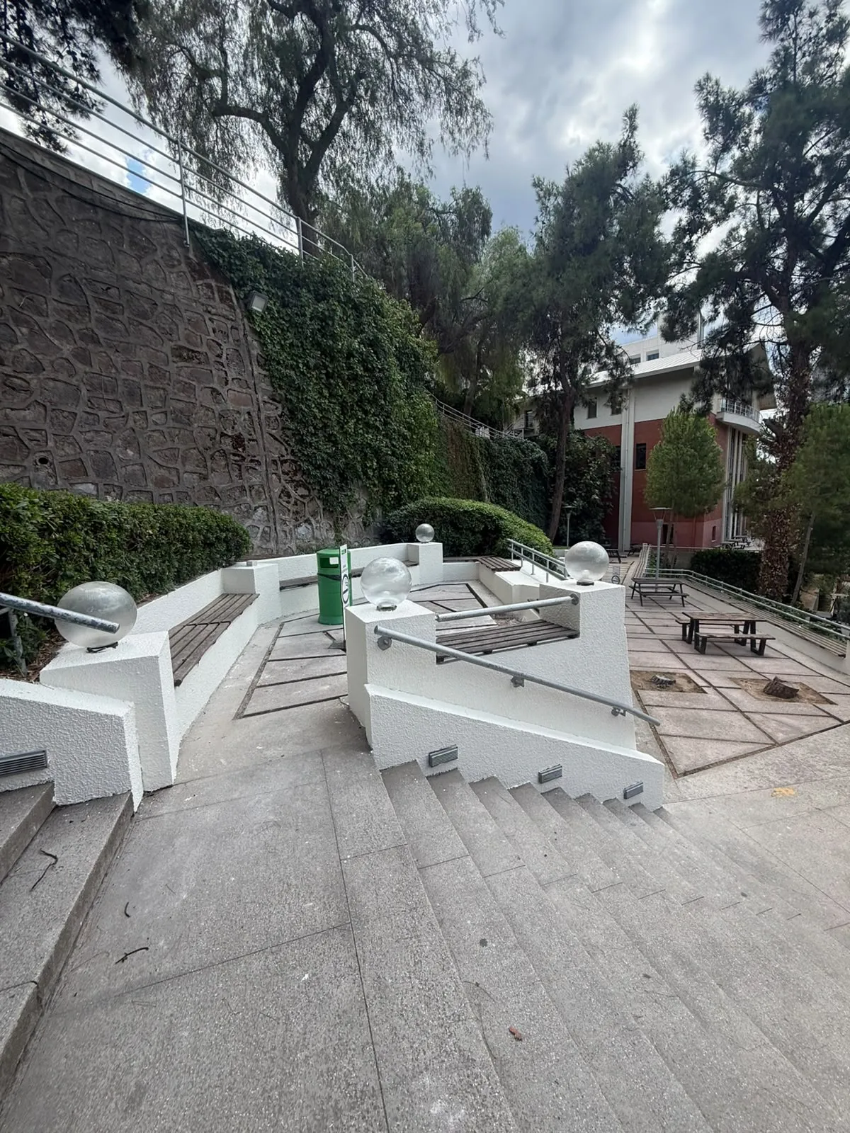 Ekonomi Üniversitesi Tadi̇lat İşleri̇
