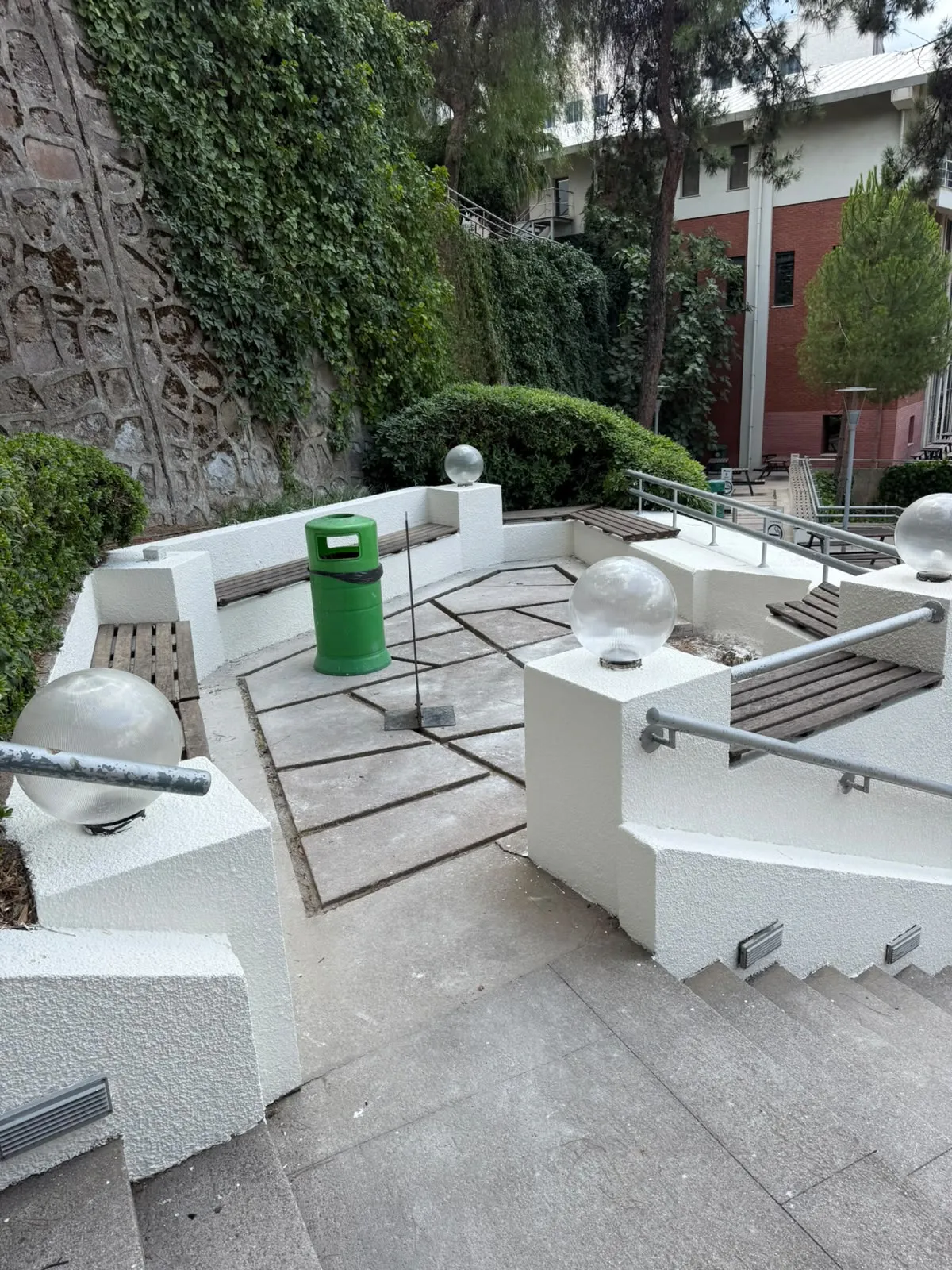 Ekonomi Üniversitesi Tadi̇lat İşleri̇