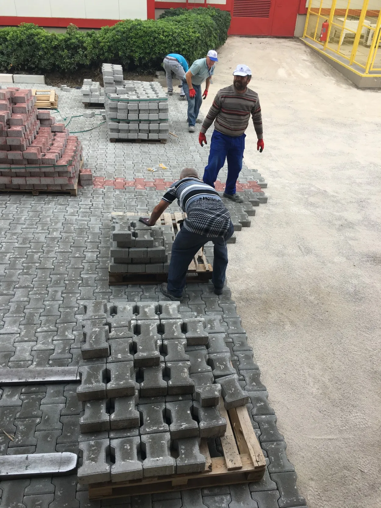Vestel Kurutma Makinesi Fabrikası Kilit Parke ve Bordür İşleri