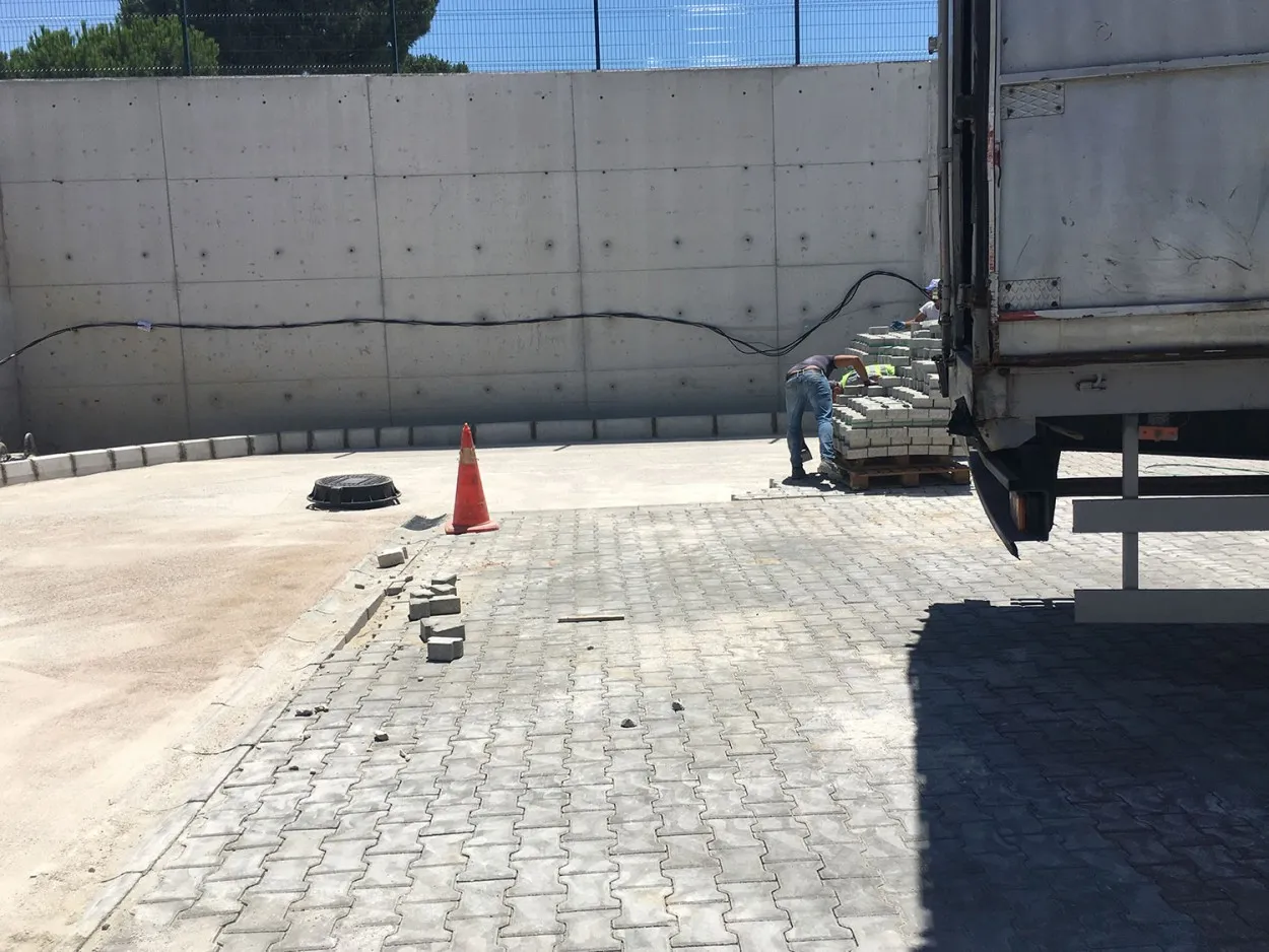 Vestel Kurutma Makinesi Fabrikası Kilit Parke ve Bordür İşleri